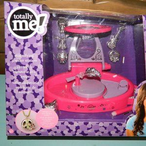 Totally Me!!! Magnifying Jewelry Station Toy Arts & Crafts